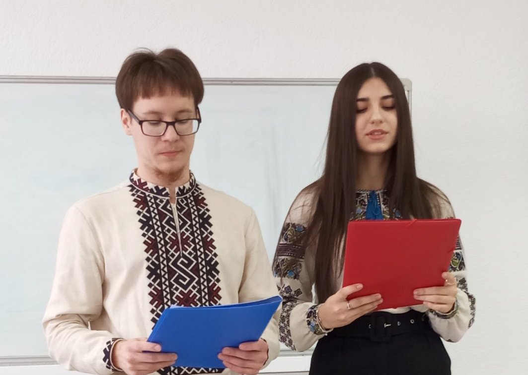 Ведучі заходу - студентка групи СОПМУ-13 Вирста Олеся та студент групи СОПМУ-23 Вальчак Андрій